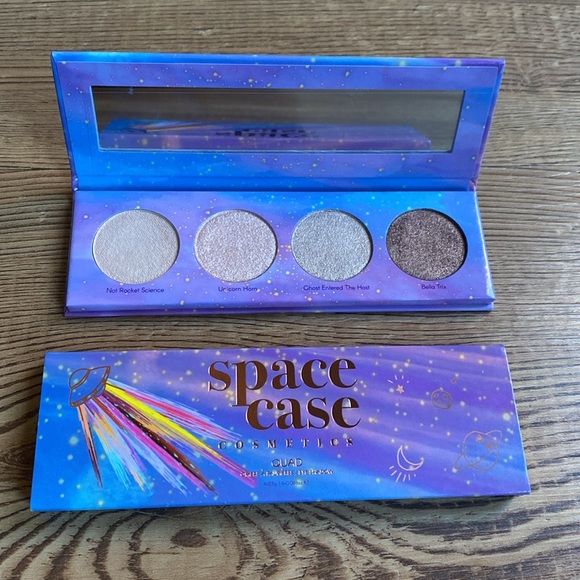 NEW Space Case Cosmetics Eye Shadow Quad - Picture 1 of 6